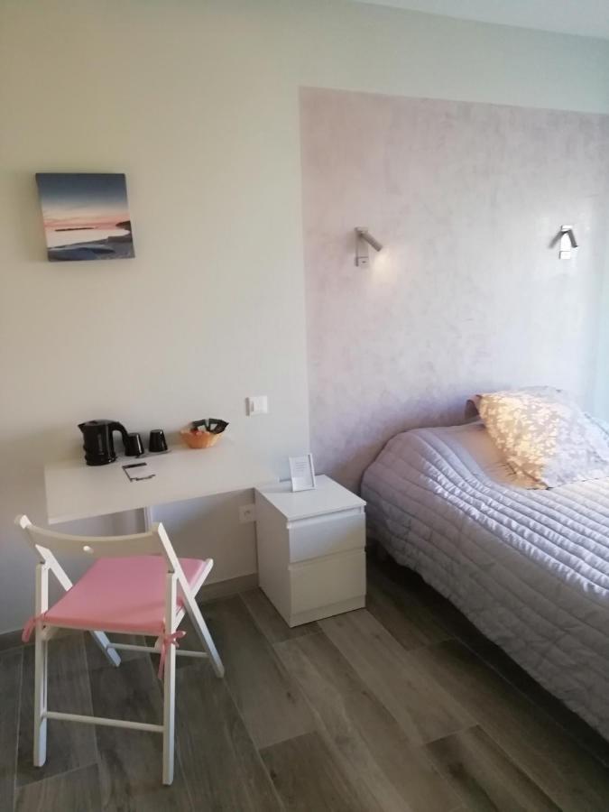 Le Merle Blanc Louchats Hotel Ngoại thất bức ảnh