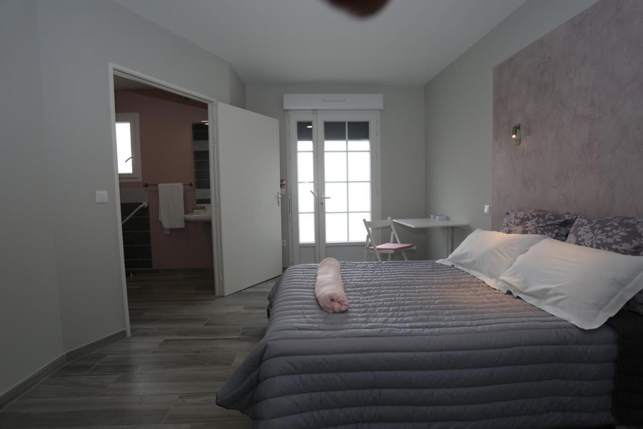 Le Merle Blanc Louchats Hotel Ngoại thất bức ảnh